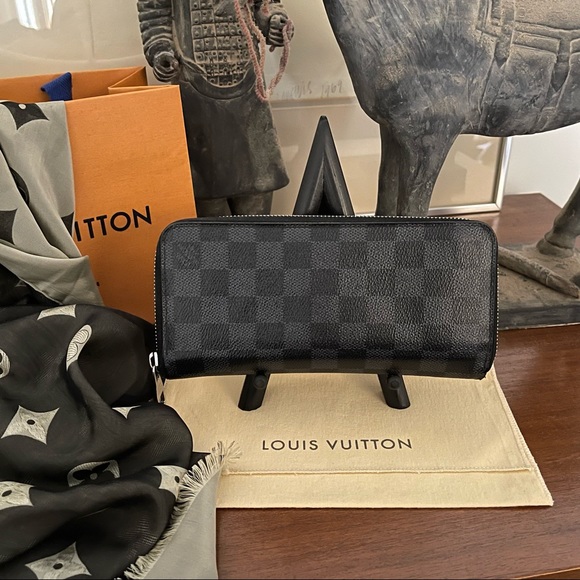 Louis Vuitton Zippy Damier Graphite Vertical Long Wallet - Picture 9 of 16